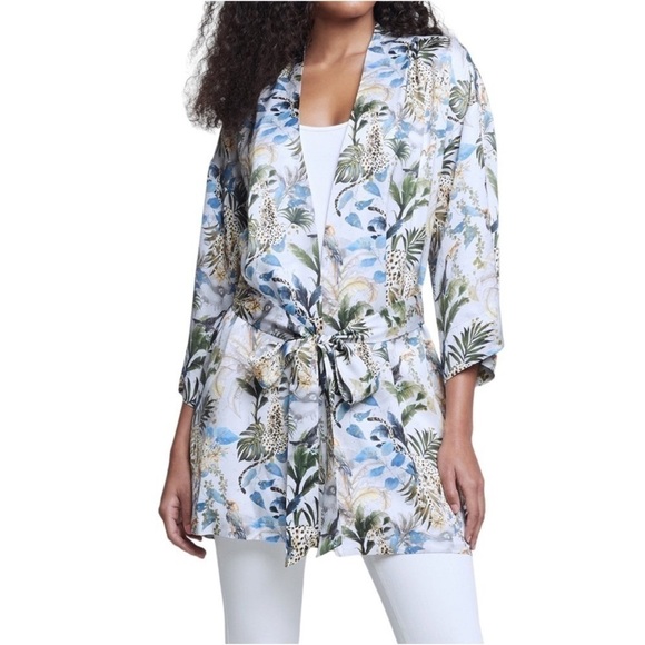 L'AGENCE Hayden Kimono Jacket in Grey Green Animal Palm - Picture 3 of 10